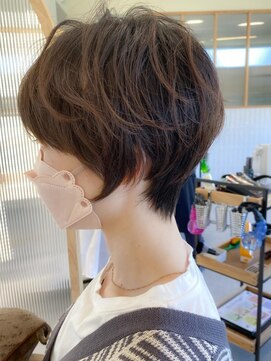 ウトウトヘア(UTUT HAIRE) 束感ショート