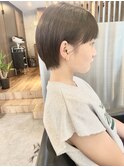 大人かわいいミルクティーブラウン 前下がり小顔ショートボブ