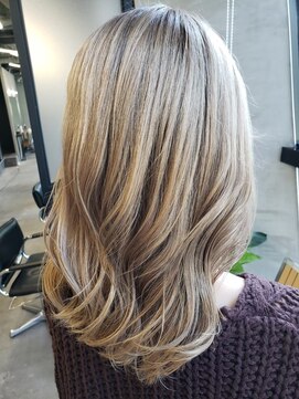 ラフランクリー(la frankly) ウェーブヘア/シアベージュ/バングカラー/シースルーバング