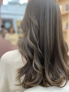 シーヤ(Cya) 髪質改善/ダメージレス/イルミナ/アッシュベージュ