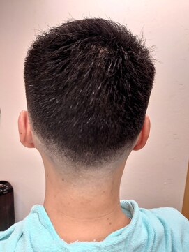 ヘアーカットデザインサロン スマッシュ 田町店(Hair cut design salon Smash) アップバング　シェーバーフェード　ジェットモヒカン スタイル