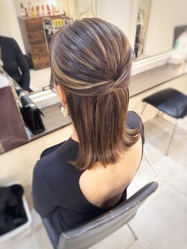 外ハネキレイめハーフアップ