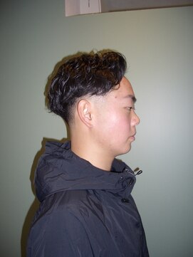 ラッドクルー バーバー ショップ(RADCREW BARBER SHOP) テーパーフェードメンズパーマ