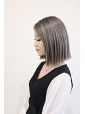 ストレートボブ×シルバーカラー