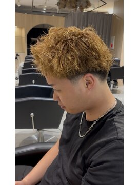 レボ 片町店(Revo) アッシュブラウン金メッシュ×スパイカーショート!