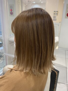 アッシュ 西荻窪店(Ash) ハイトーンカラーがかわいい外はねボブ