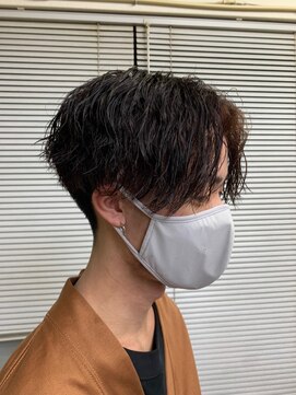 ヨシザワインク プレミアム 横浜 桜木町店(YOSHIZAWA Inc. PREMIUM) マスクに合う刈り上げツイスパセンターパートスタイル