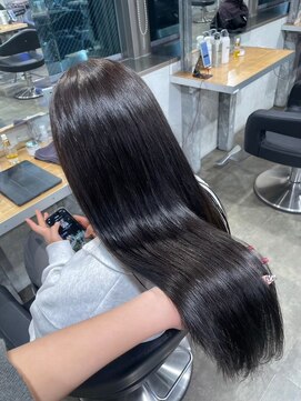 スリー 横浜(THREE) グレージュ♪