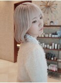 ホワイトブロンド/ホワイトカラー/ホワイトブロンドボブ/金髪