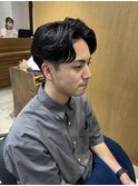 センターパートニュアンスパーマワンカールパーマツーブロック