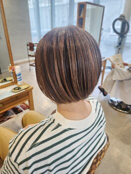 リミックスヴィラ(remix Villa)の写真/白髪を活かしたグレイカラーがお客様より大好評♪長期的なおしゃれ、キレイを叶えるサロン＊