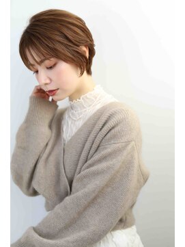 リル(Rire) 大人小顔ショート耳かけ丸みくびれ30代40代50代