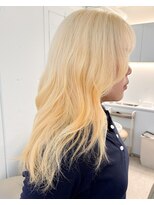 ノラ ウメダ(NORA UMEDA) ブロンドハイトーン抜きっぱなしケアブリーチくびれ巻きホワイト