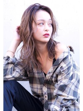 エイミー(Aimee) Aimee ランダムカーリー×フレンチベージュ