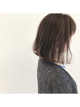 デフィー(DEFY) ラフな前下がりのボブスタイル