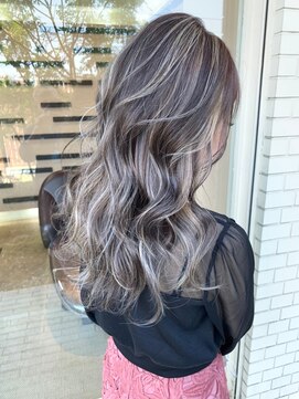 ヘアメイク アリープ(HAIR MAKE ALEAP) コントラストハイライト[レイヤーロング/シルキーベージュ]