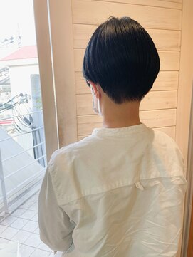 オーシャン(Ocean) 刈り上げ女子/前下がりショート/ミニボブ/オン眉ボブ