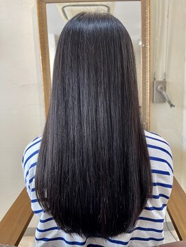 クオリア(Quaria) 20代30代うるツヤ髪質改善☆ストレートロング☆