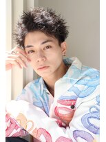 ネイビー(NAVY)&nbsp;ウェーブパーマでつくるスパイキーショート