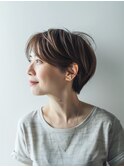 大人の小顔ショート×艶髪ダークアッシュ×耳掛け