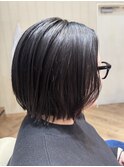 くびれボブ×外ハネ×顎ライン×メガネに合う×ばさり×おしゃれ