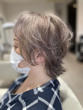 ヴィフ ヘアアンドデザイン(Vif hair&design) 脱白髪染めブロンドベージュ×ショートウルフ