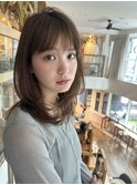 ミディアムレイヤーカットマロンベージュぱっつん前髪