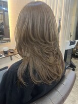 ルミ ツー 横浜駅店(Lumi 2)&nbsp;レイヤーカットミディアムヘア/ミルクティーベージュ/Lumi2横浜