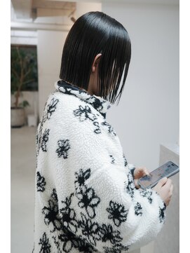 フェイヴィーズ(FavyS) ラインがキレイな切りっぱなしミニボブ