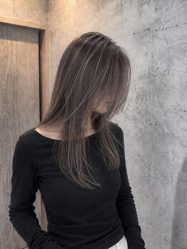 フィル(fil.)の写真/大人女性のための"白髪カバー+デザインカラー"馴染ませる技術からしっかり染める技術までご相談ください♪
