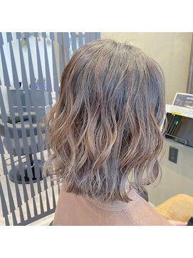 エテルノ ルーチェ ドゥエ(eterno luce due) グラデーショングレージュカラー(矢巾)