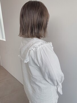 トップヘアーヒルズ 安城(TOP HAIR HILLS) 外ハネベージュボブ/ハイトーンカラー/ニュアンスカラー
