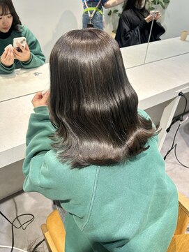 ロカ(roka) オリーブグレージュ　/ パツっとミディアム