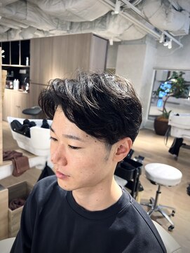 ウノプリールヴァモス(unopulir Vamos) ニュアンスパーマ韓国風センターパート