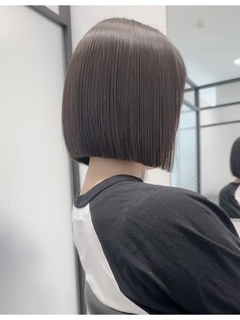 ヴィヴィー 福岡天神店(VIVIE) 多毛でも気にならない!縮毛矯正で軽くみせるボブ