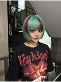 ミントグリーン×レッドのボブウルフ