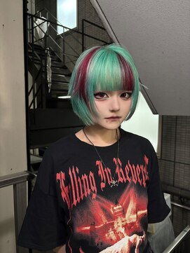 レコ 渋谷(LECO) ミントグリーン×レッドのボブウルフ