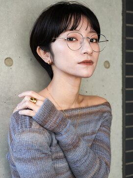 カライング(ing) 大人可愛い20代30代40代黒髪前下がりひし形小顔ボブ丸みショート