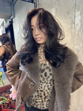 オルカ(ORCA) レイヤー/レイヤーカット/ミディアム/黒髪/