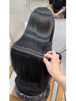 ツム(tumu) 髪質改善カラーで叶える艶やかな暗髪ロング