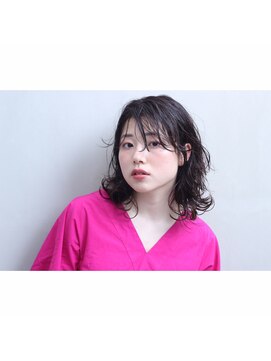 ヘアー アイス ルーチェ(HAIR ICI LUCE) ラフウェーブ 無造作ヘア ウェットヘア 黒髪 ミディアム