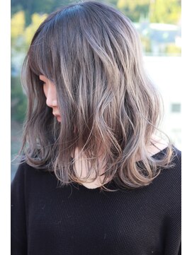 ビアージュ(Viage) 【ハードルは高めかも！？】グラデーションシルバー