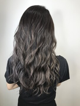 チェレ ロッソ 金剛店(Chere rosso) 大人のバレイヤージュ×モノトーンカラー