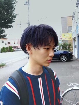 カットショップ トイボックス(CUT SHOP ToyBox) ネイビーブルーのマッシュスタイル