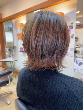 アートキューブ(ART CUBE) 外ハネショートボブ