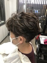 ヘアーラボラトリーメロウ(Mellow)&nbsp;クセをいかした大人ツーブロック刈り上げ