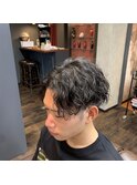 センターパート　ツイストスパイラルパーマ　チャコールグレー