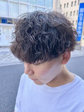 オーガニック アトリエ 大宮(organic+atelier) 波巻き束感ショートツーブロックマッシュアップバングコンマヘア