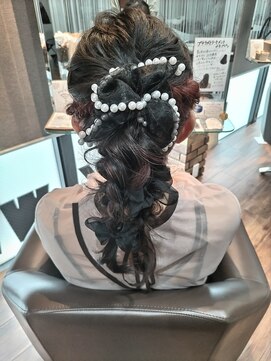 ヘアーズアビリティー(HAIR'S ability) 華やかツインポニーテールアレンジ