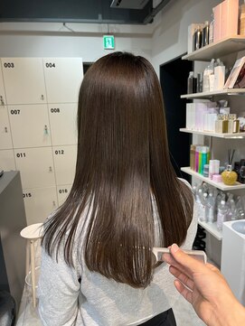 ディーエックス スリー(Dxxxx III) 艶感たっぷりオリーブベージュ